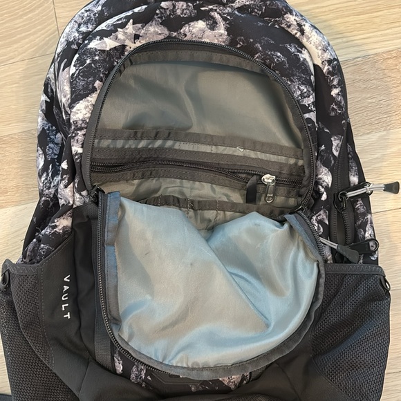 The North Face Vault Backpack - Picture 5 of 7